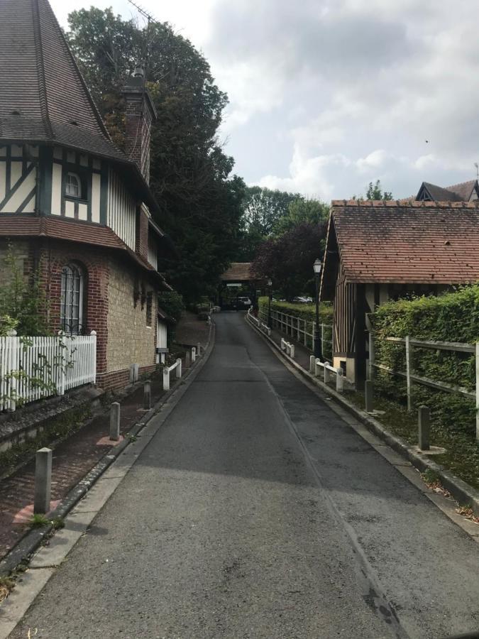 Appartamento Le Pullman Deauville Esterno foto